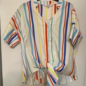 CROSBY top with beautiful pattern, tie at belly, button detail